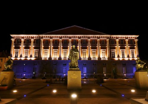 Palais de justice de Chambéry derrière