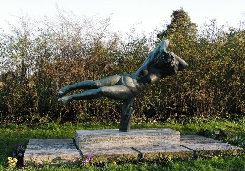 Statue at Memorial grove