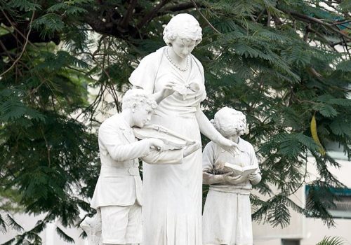 Statue inhonor of Lolita Tizol